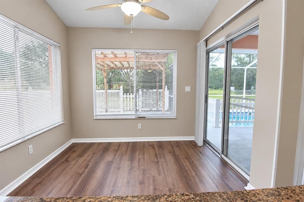 For Sale: $279,900 (3 beds, 2 baths, 1597 Square Feet)