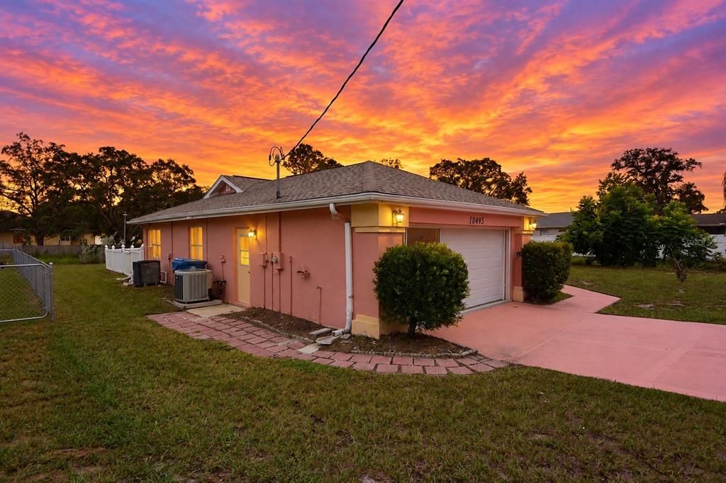 For Sale: $279,900 (3 beds, 2 baths, 1597 Square Feet)