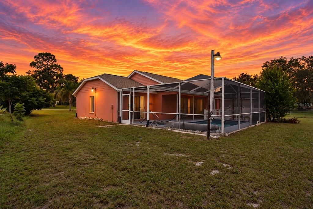 For Sale: $279,900 (3 beds, 2 baths, 1597 Square Feet)