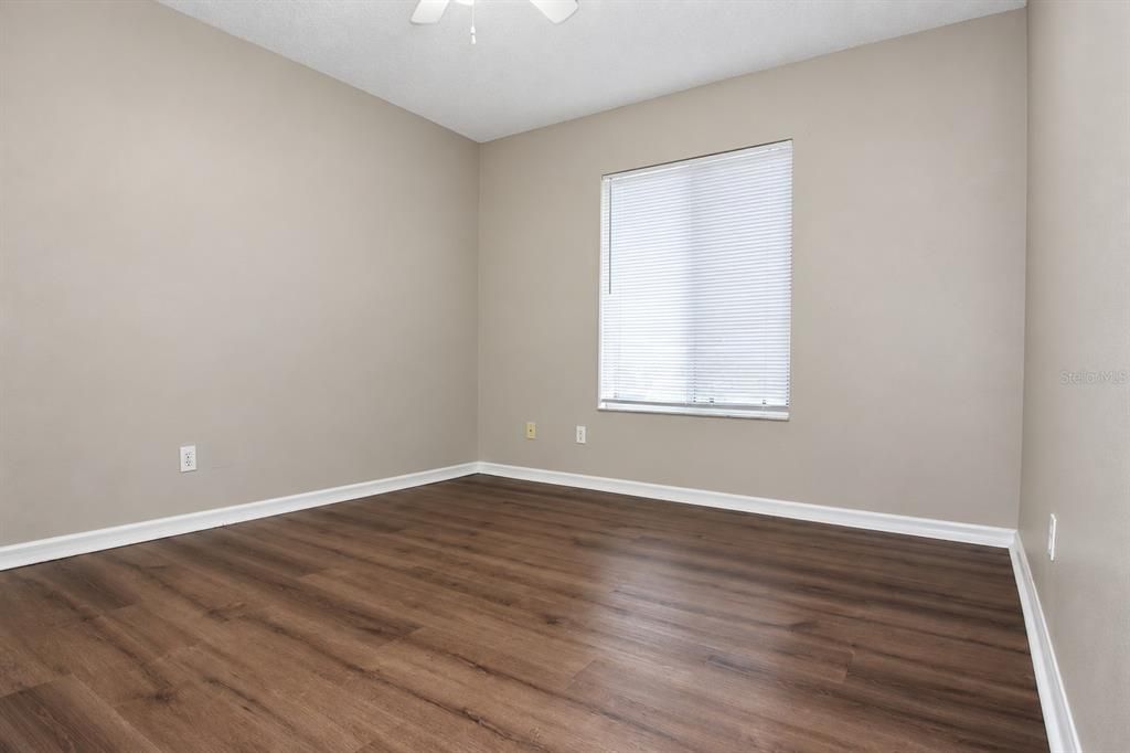 For Sale: $279,900 (3 beds, 2 baths, 1597 Square Feet)