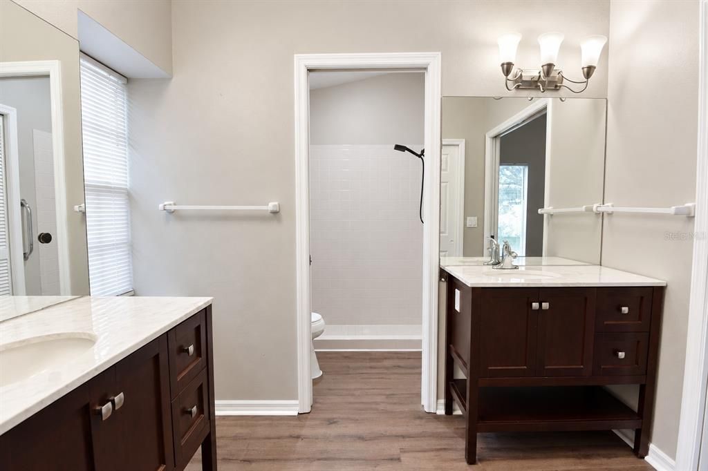 For Sale: $279,900 (3 beds, 2 baths, 1597 Square Feet)