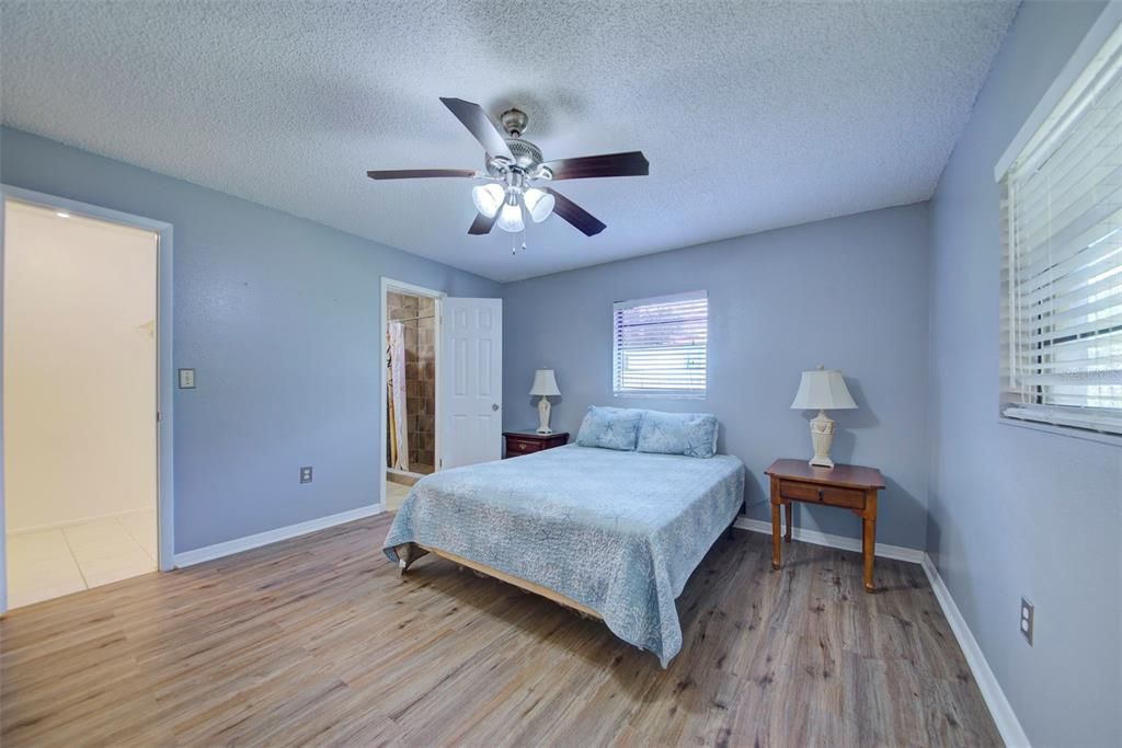 For Sale: $324,900 (3 beds, 2 baths, 1209 Square Feet)