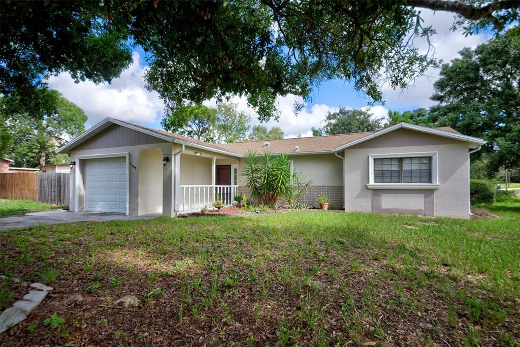 For Sale: $324,900 (3 beds, 2 baths, 1209 Square Feet)