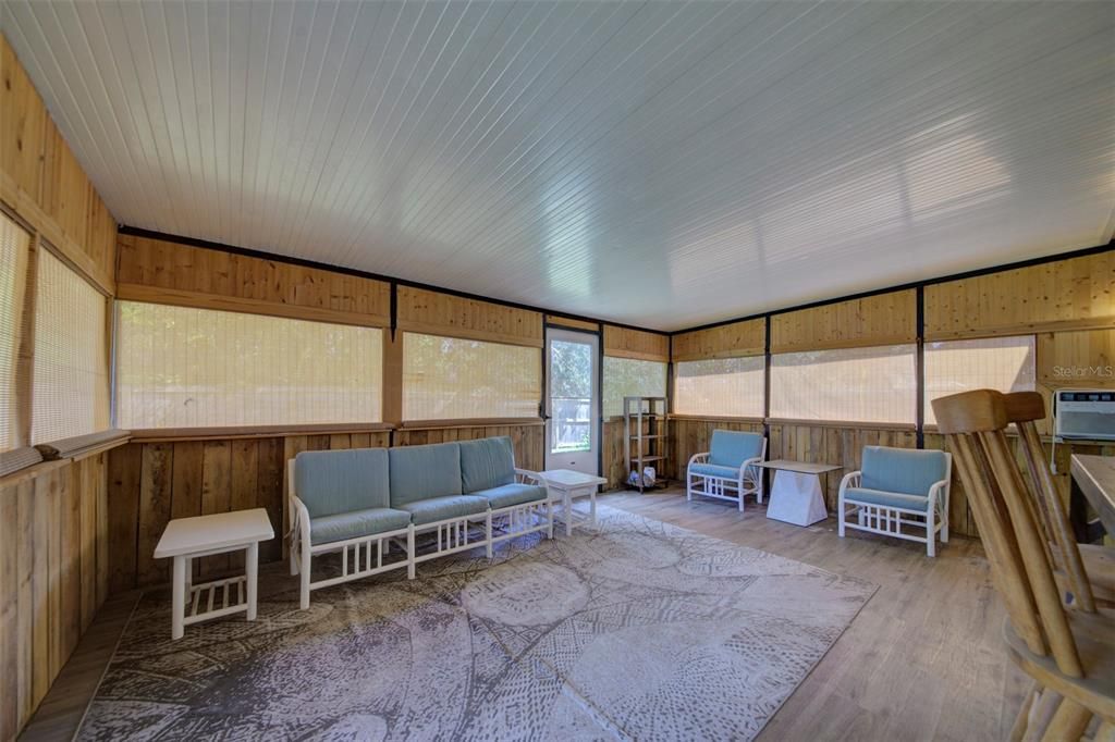 For Sale: $324,900 (3 beds, 2 baths, 1209 Square Feet)