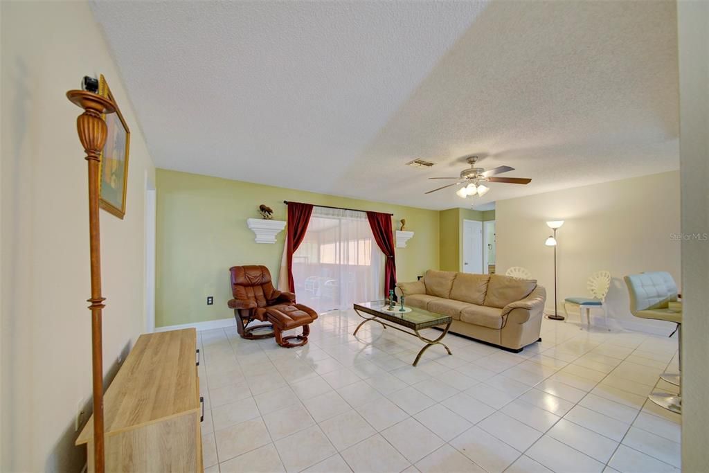 For Sale: $324,900 (3 beds, 2 baths, 1209 Square Feet)