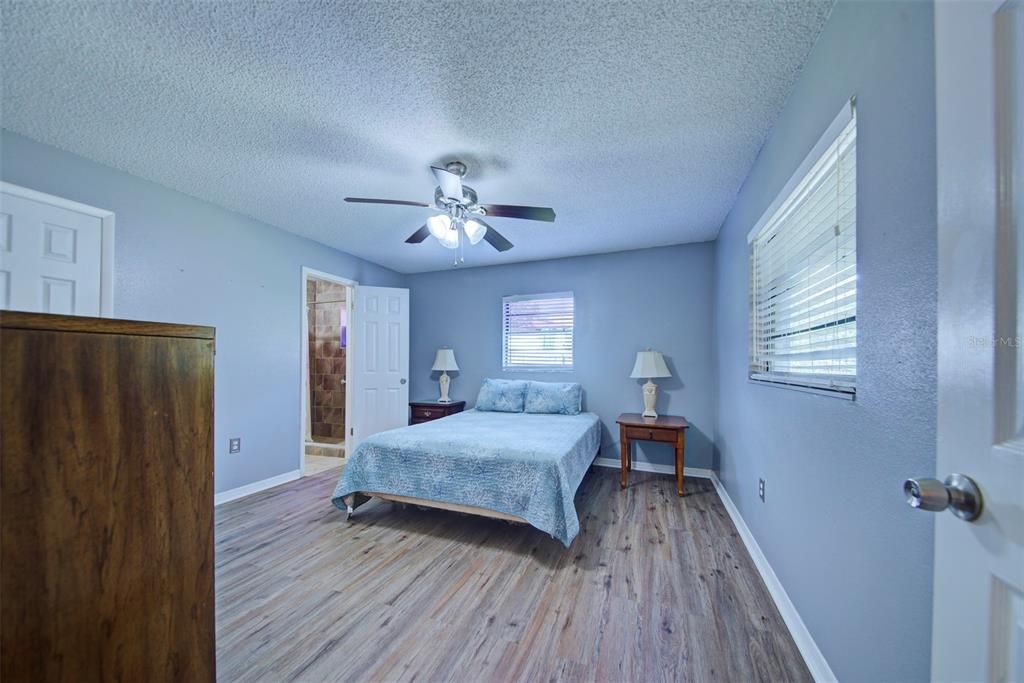 For Sale: $324,900 (3 beds, 2 baths, 1209 Square Feet)
