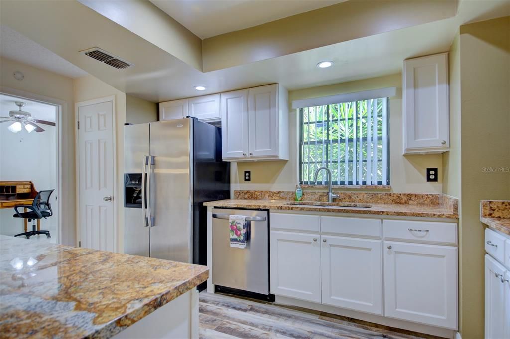 For Sale: $324,900 (3 beds, 2 baths, 1209 Square Feet)