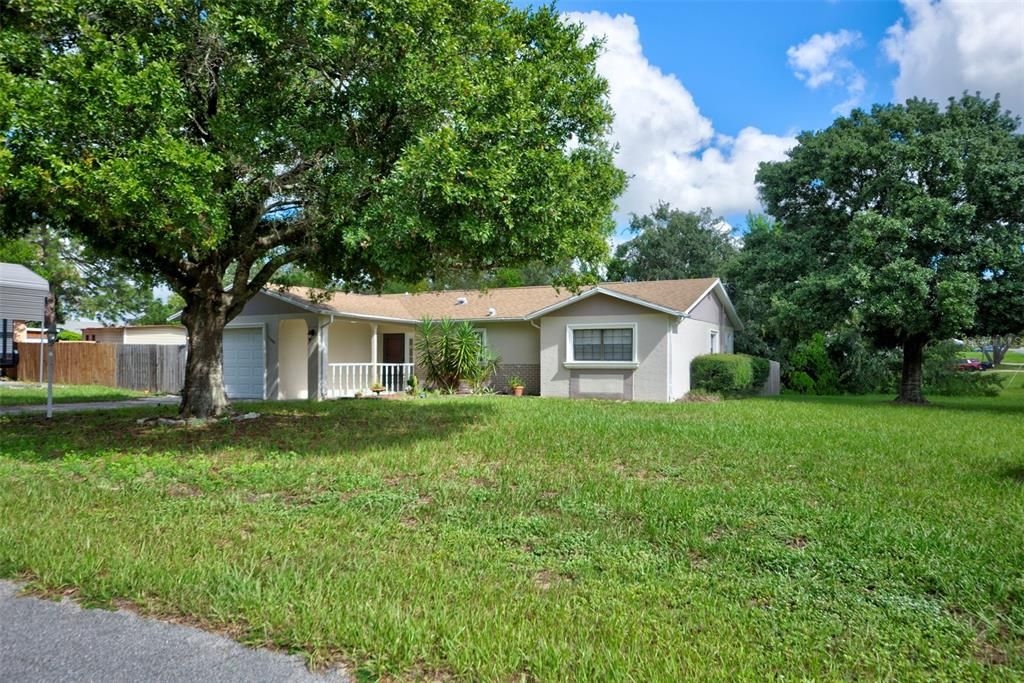 For Sale: $324,900 (3 beds, 2 baths, 1209 Square Feet)