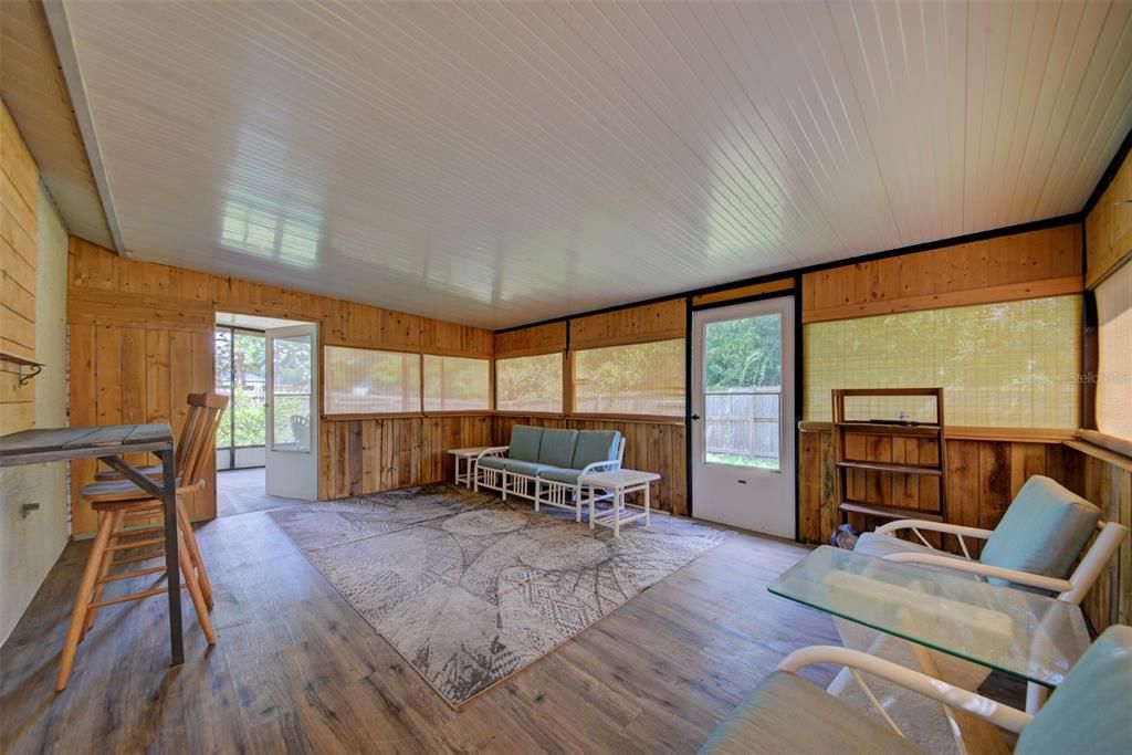 For Sale: $324,900 (3 beds, 2 baths, 1209 Square Feet)