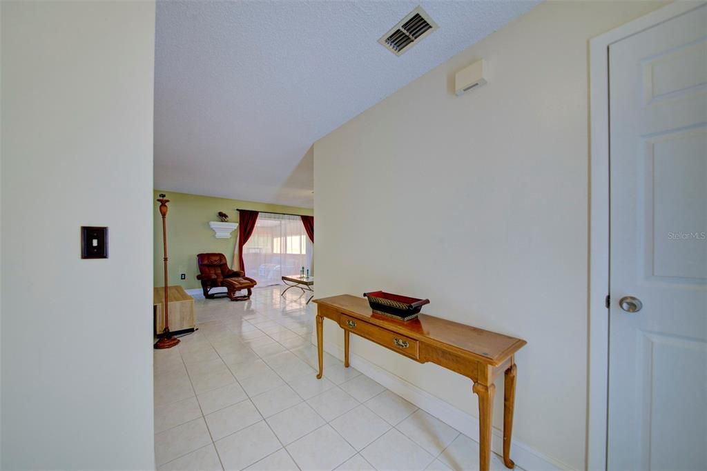 For Sale: $324,900 (3 beds, 2 baths, 1209 Square Feet)
