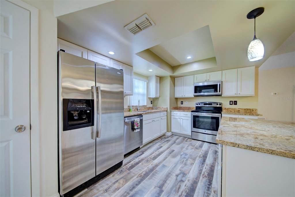 For Sale: $324,900 (3 beds, 2 baths, 1209 Square Feet)