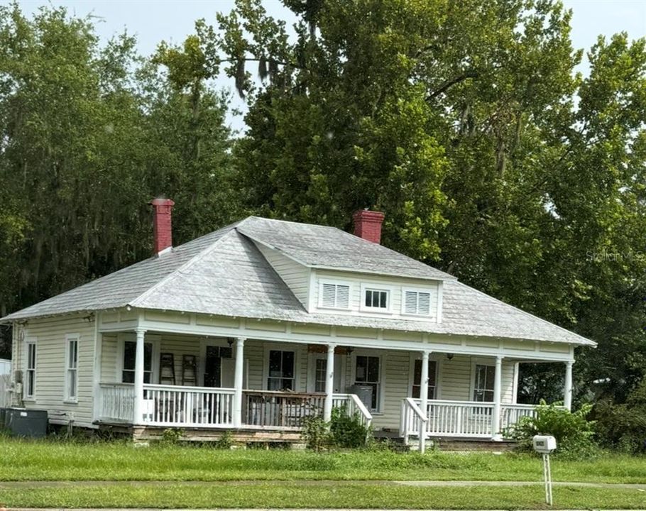 For Sale: $150,000 (2 beds, 1 baths, 1158 Square Feet)