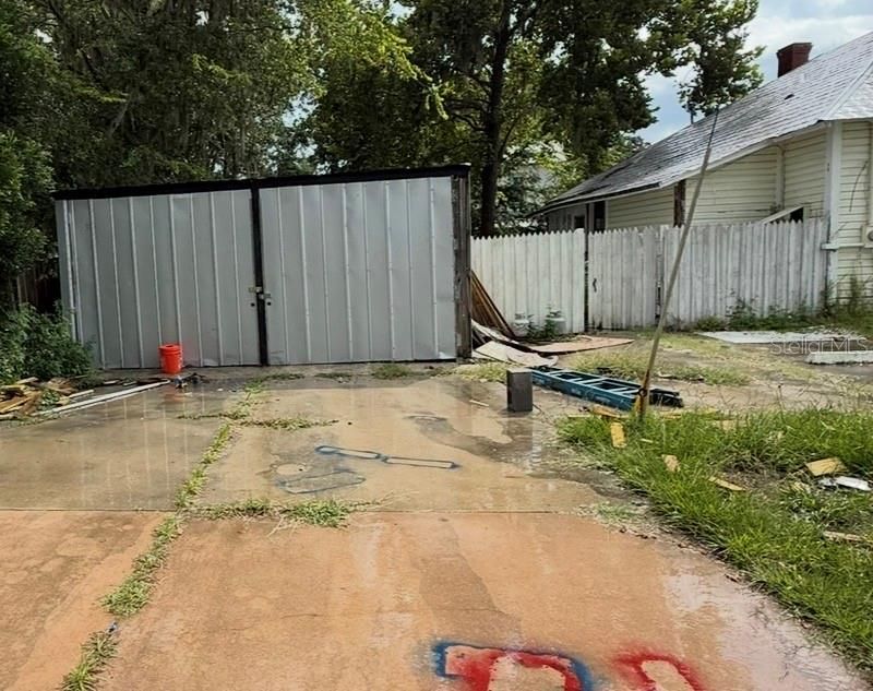 For Sale: $150,000 (2 beds, 1 baths, 1158 Square Feet)