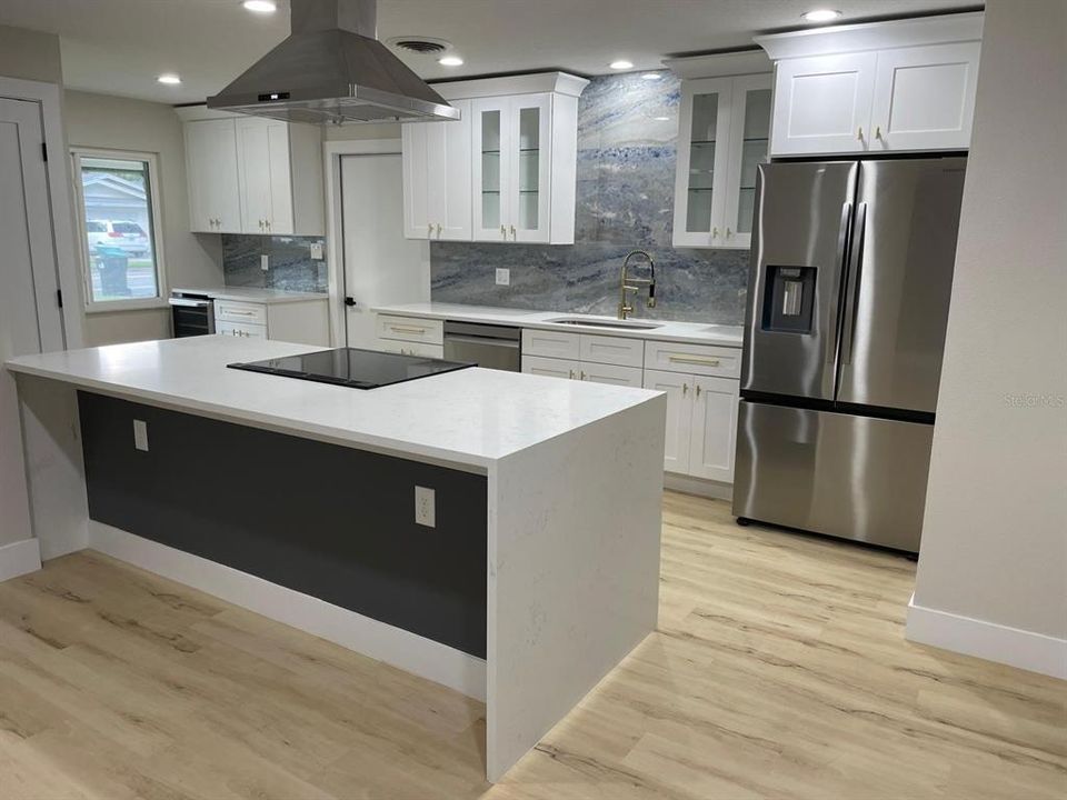 En Venta: $724,900 (4 camas, 3 baños, 1692 Pies cuadrados)