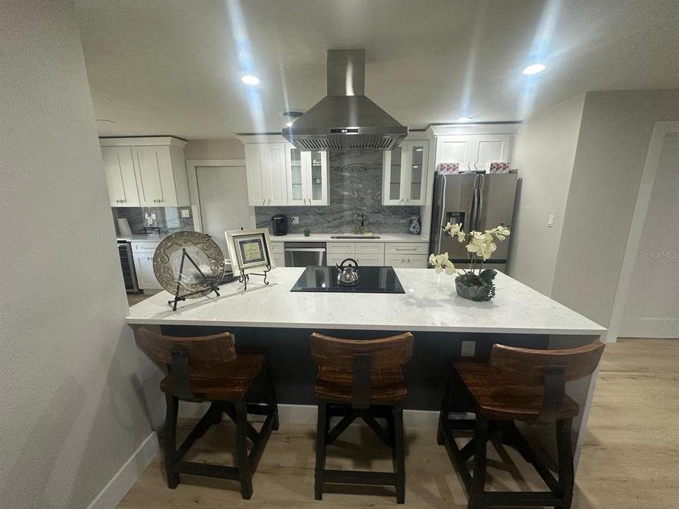 En Venta: $724,900 (4 camas, 3 baños, 1692 Pies cuadrados)