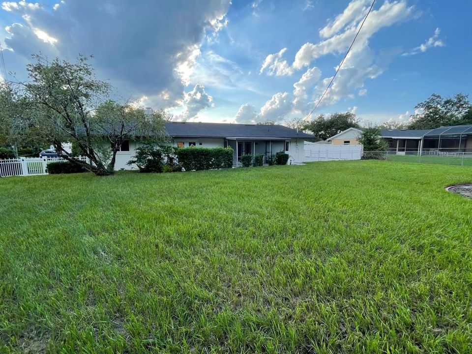 En Venta: $724,900 (4 camas, 3 baños, 1692 Pies cuadrados)