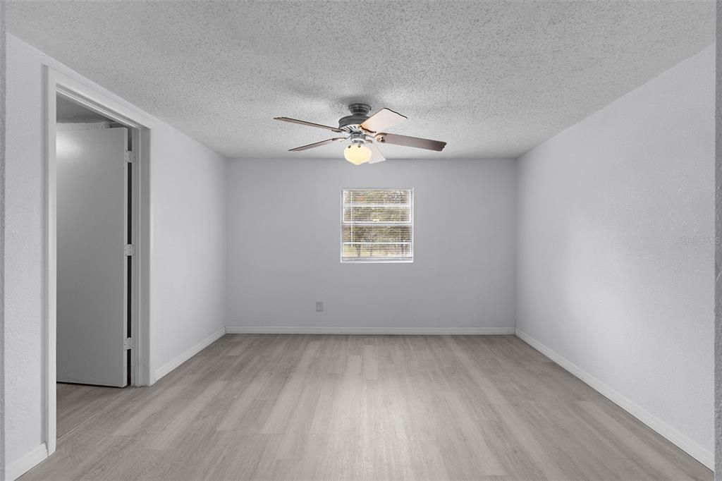 For Sale: $279,990 (3 beds, 1 baths, 1200 Square Feet)
