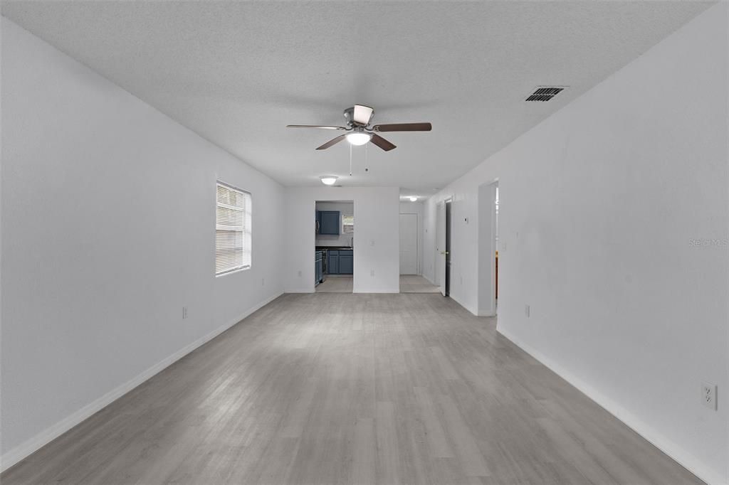 For Sale: $279,990 (3 beds, 1 baths, 1200 Square Feet)