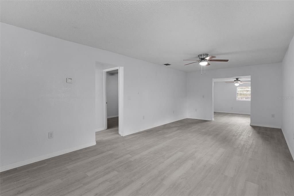 For Sale: $279,990 (3 beds, 1 baths, 1200 Square Feet)