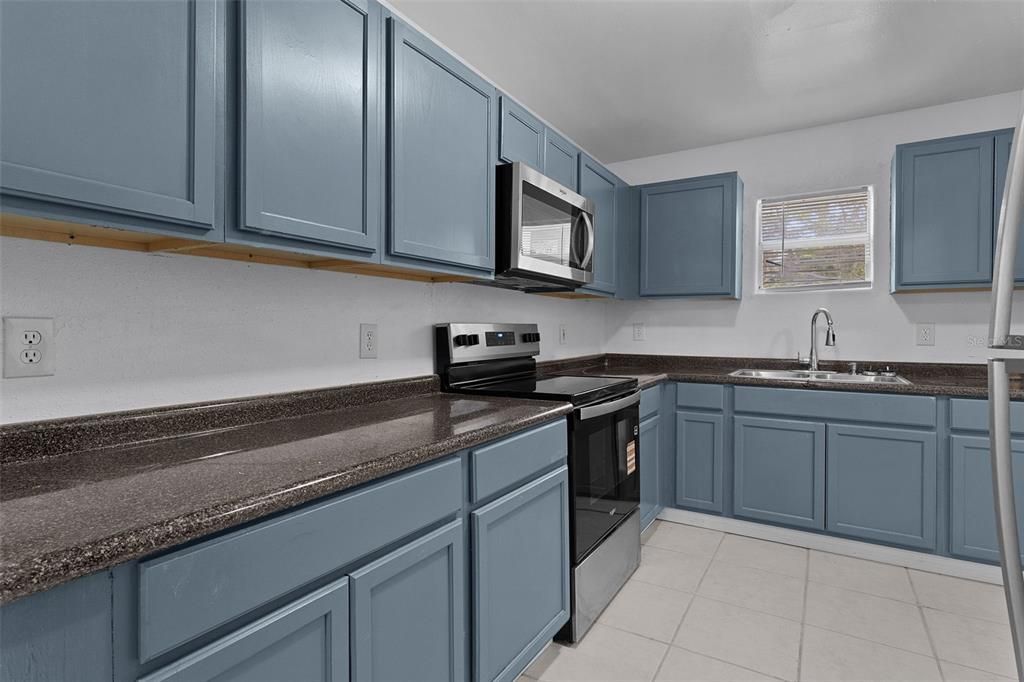 For Sale: $279,990 (3 beds, 1 baths, 1200 Square Feet)