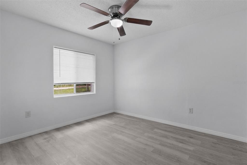 For Sale: $279,990 (3 beds, 1 baths, 1200 Square Feet)