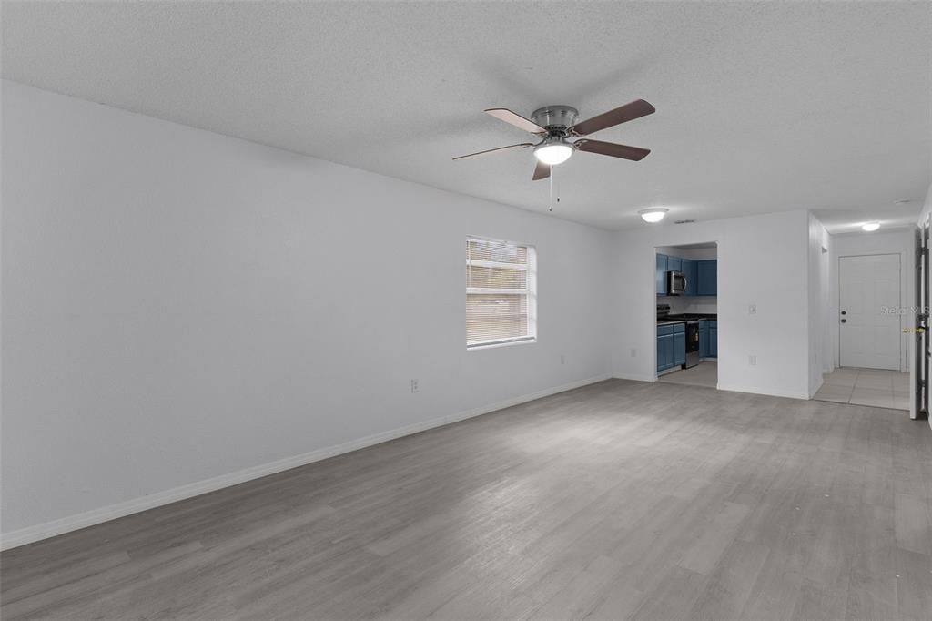 For Sale: $279,990 (3 beds, 1 baths, 1200 Square Feet)