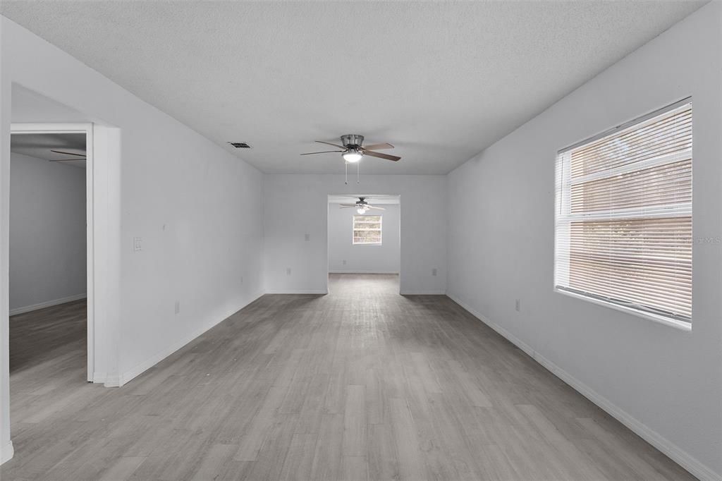 For Sale: $279,990 (3 beds, 1 baths, 1200 Square Feet)