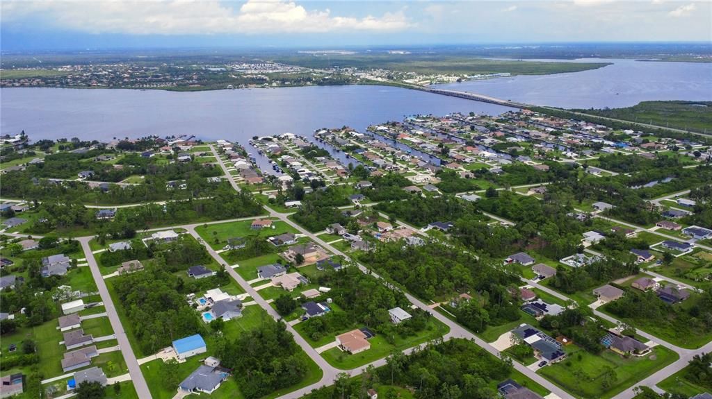 На продажу: $359,900 (3 спален, 2 ванн, 1640 Квадратных фут)