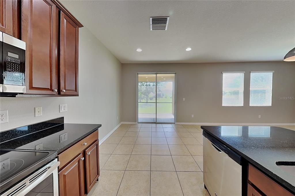 For Rent: $1,969 (3 beds, 2 baths, 1271 Square Feet)