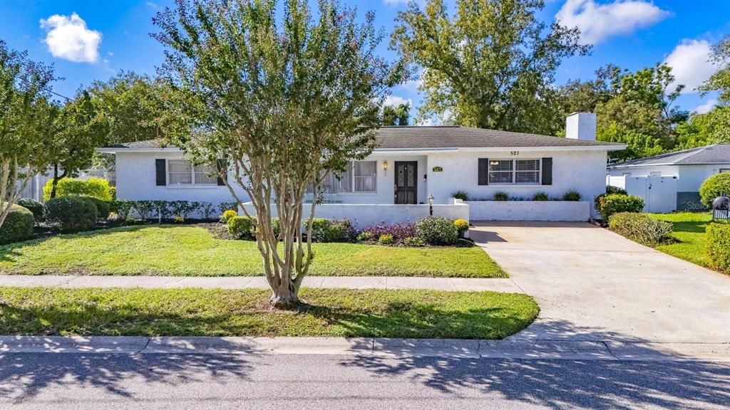 For Sale: $419,000 (4 beds, 2 baths, 2589 Square Feet)