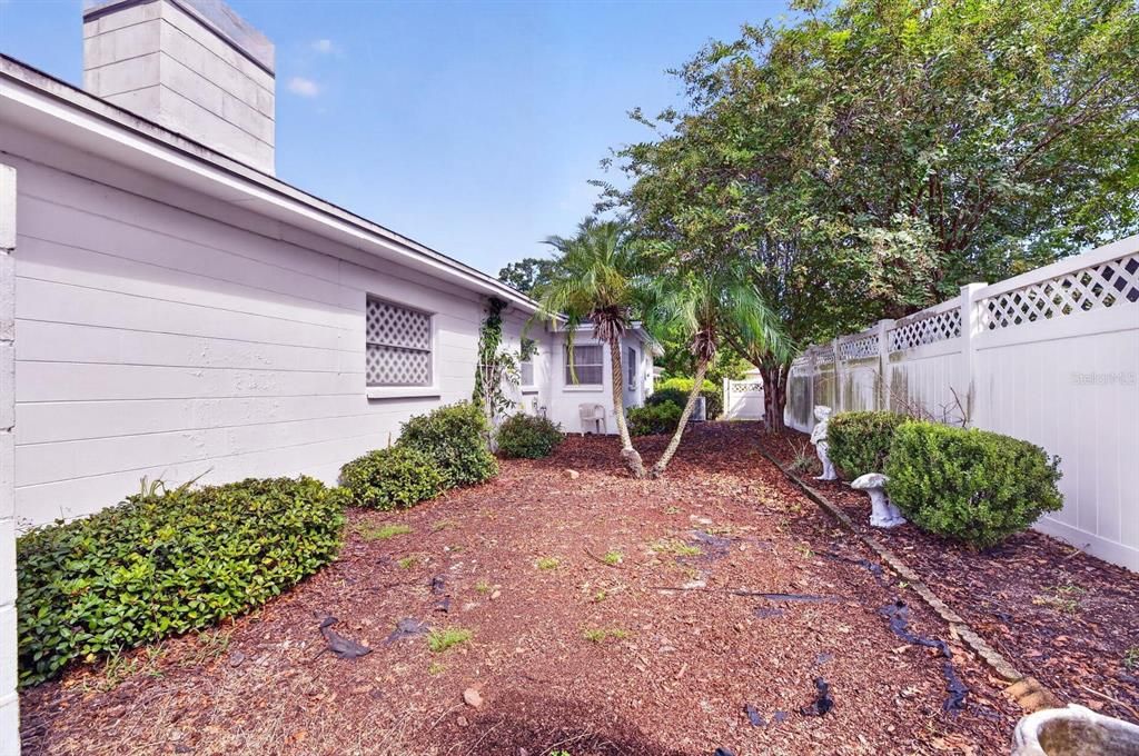 For Sale: $419,000 (4 beds, 2 baths, 2589 Square Feet)