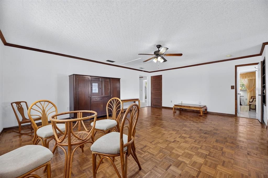 For Sale: $419,000 (4 beds, 2 baths, 2589 Square Feet)
