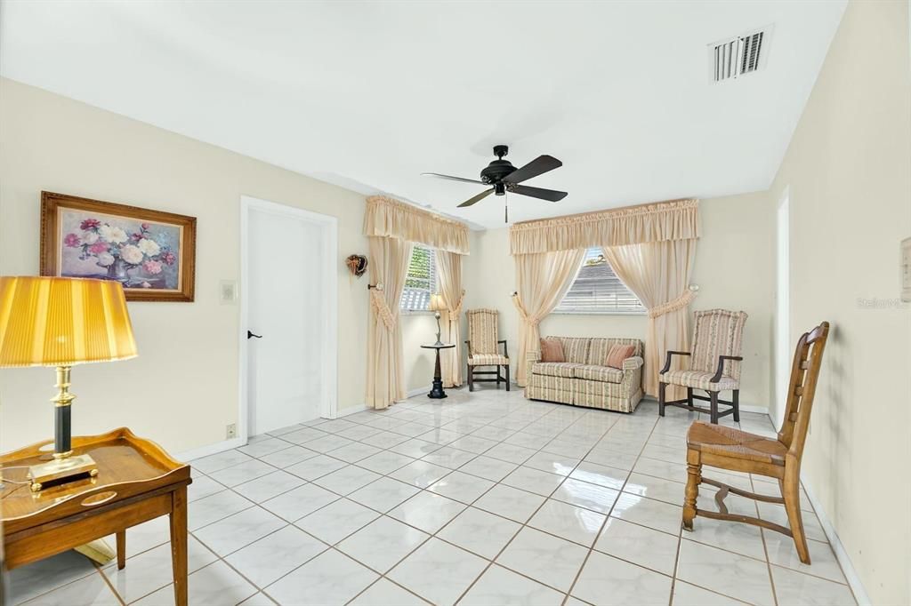 For Sale: $419,000 (4 beds, 2 baths, 2589 Square Feet)