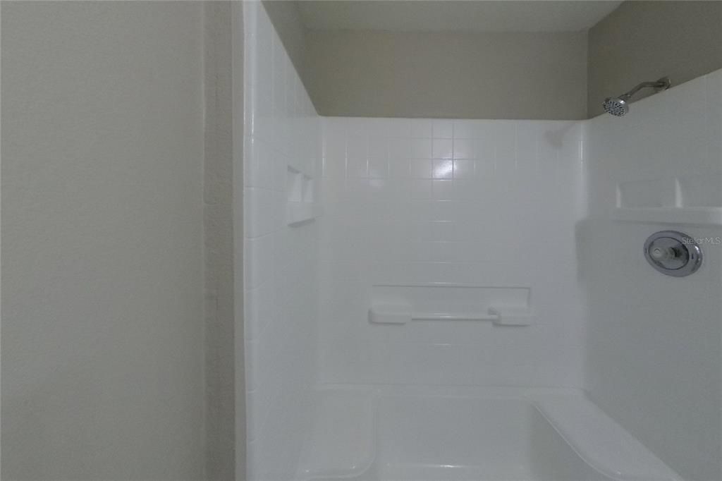 En Renta: $2,349 (4 camas, 2 baños, 1672 Pies cuadrados)