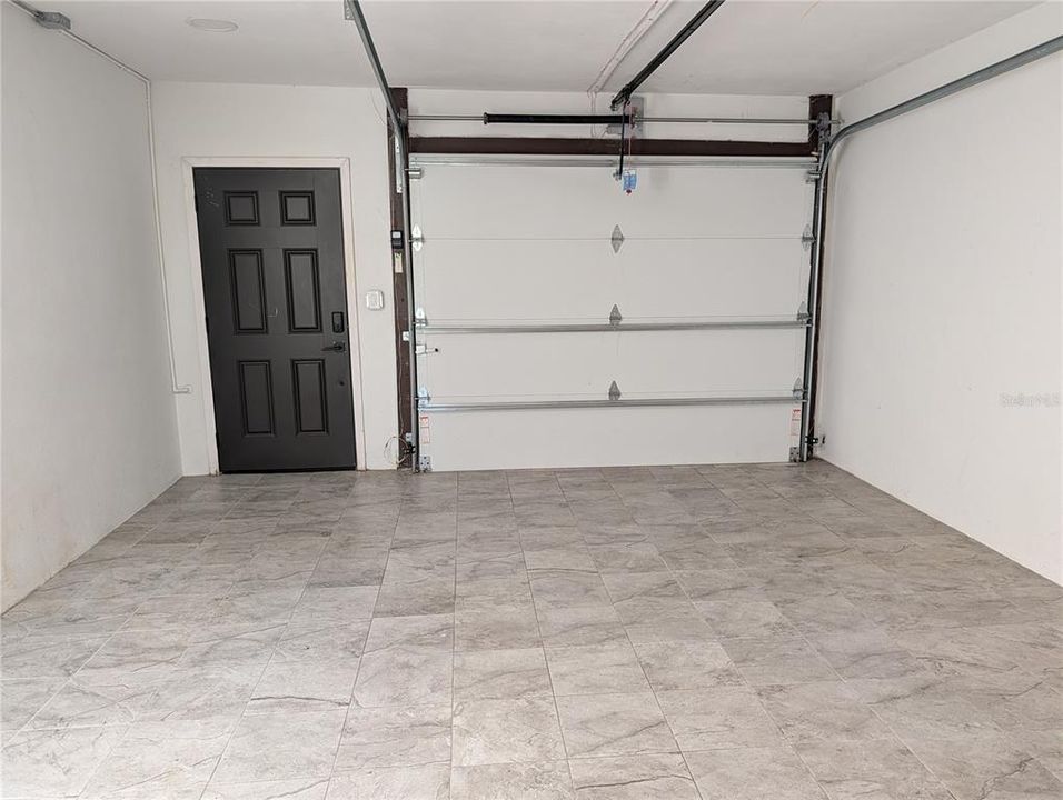 Под контрактом: $1,800 (2 спален, 2 ванн, 1184 Квадратных фут)