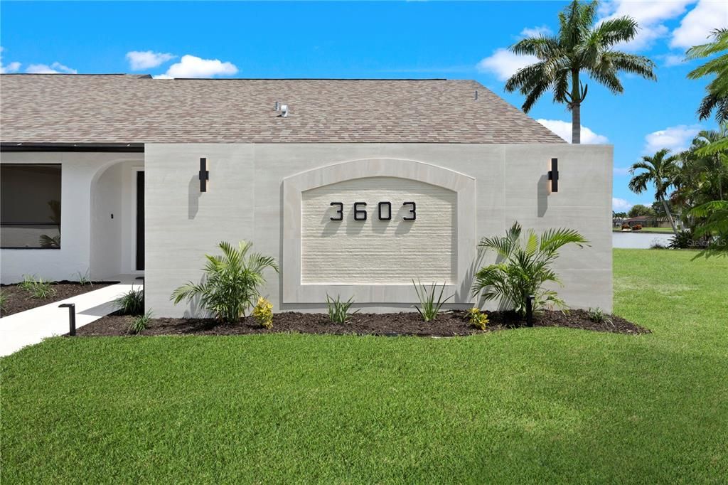 Active With Contract: $574,900 (3 beds, 2 baths, 2108 Square Feet)