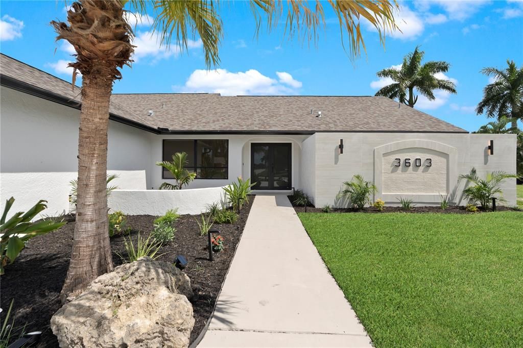 Active With Contract: $574,900 (3 beds, 2 baths, 2108 Square Feet)
