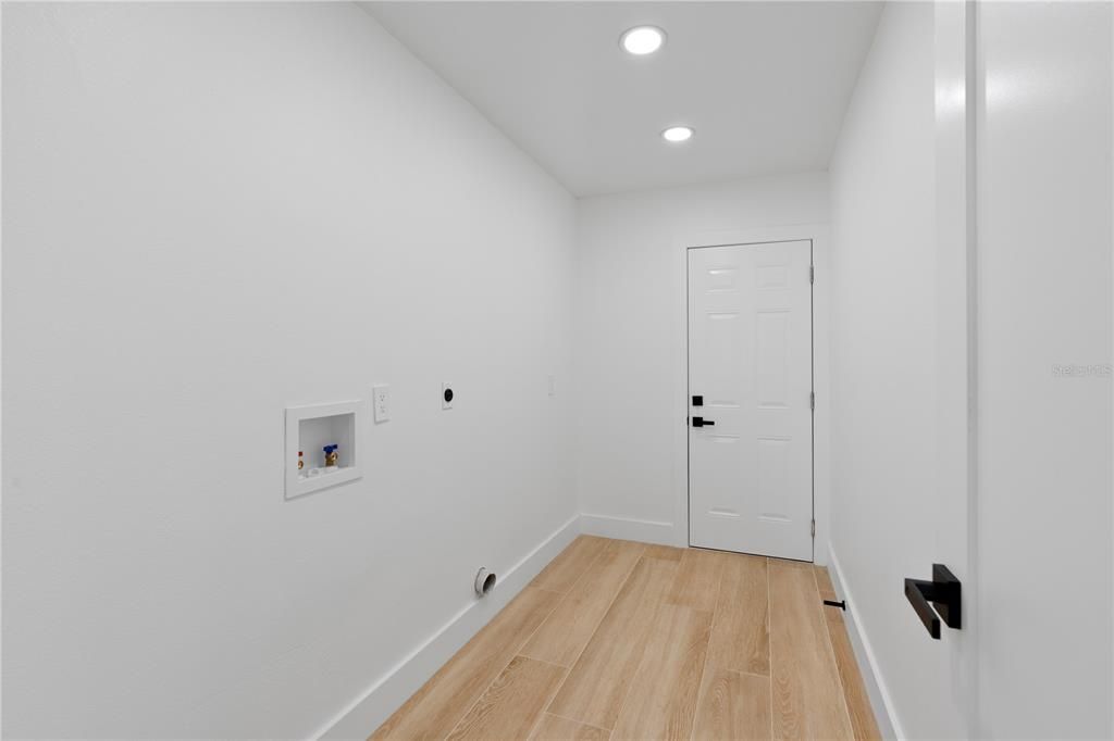 Active With Contract: $574,900 (3 beds, 2 baths, 2108 Square Feet)