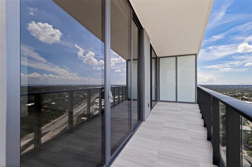 For Sale: $2,950,000 (3 beds, 3 baths, 2815 Square Feet)