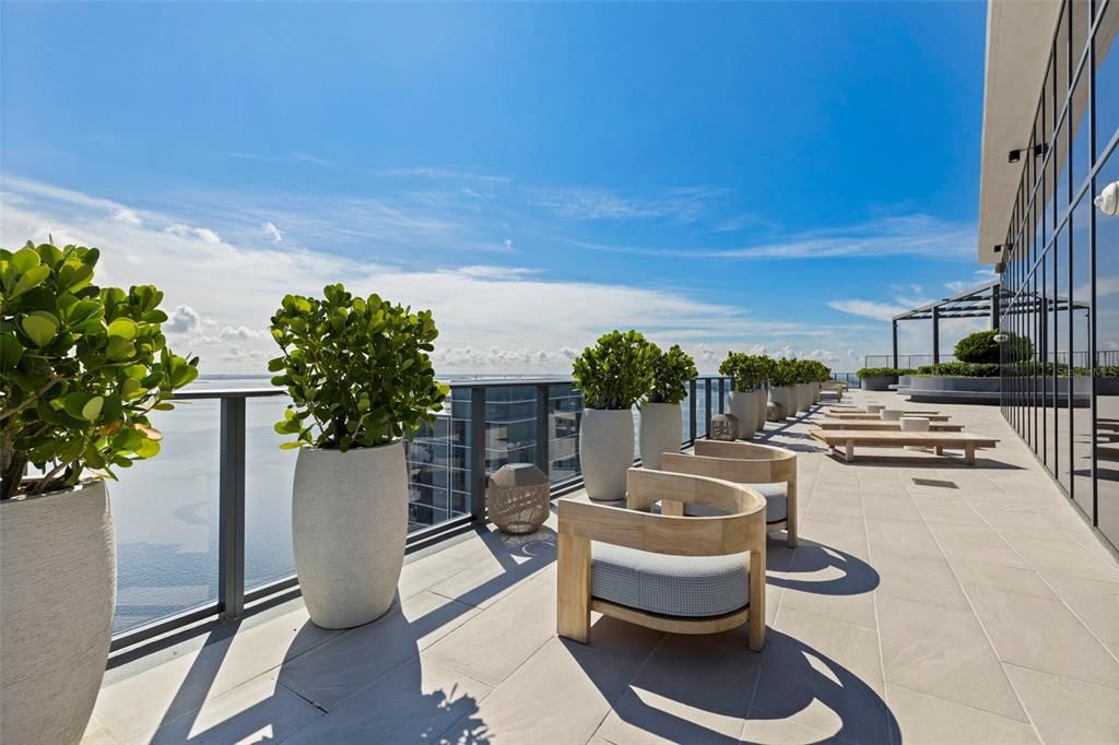 For Sale: $2,950,000 (3 beds, 3 baths, 2815 Square Feet)