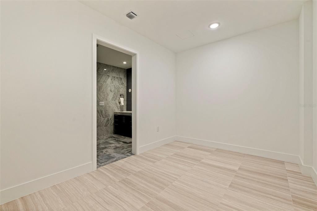 For Sale: $2,950,000 (3 beds, 3 baths, 2815 Square Feet)