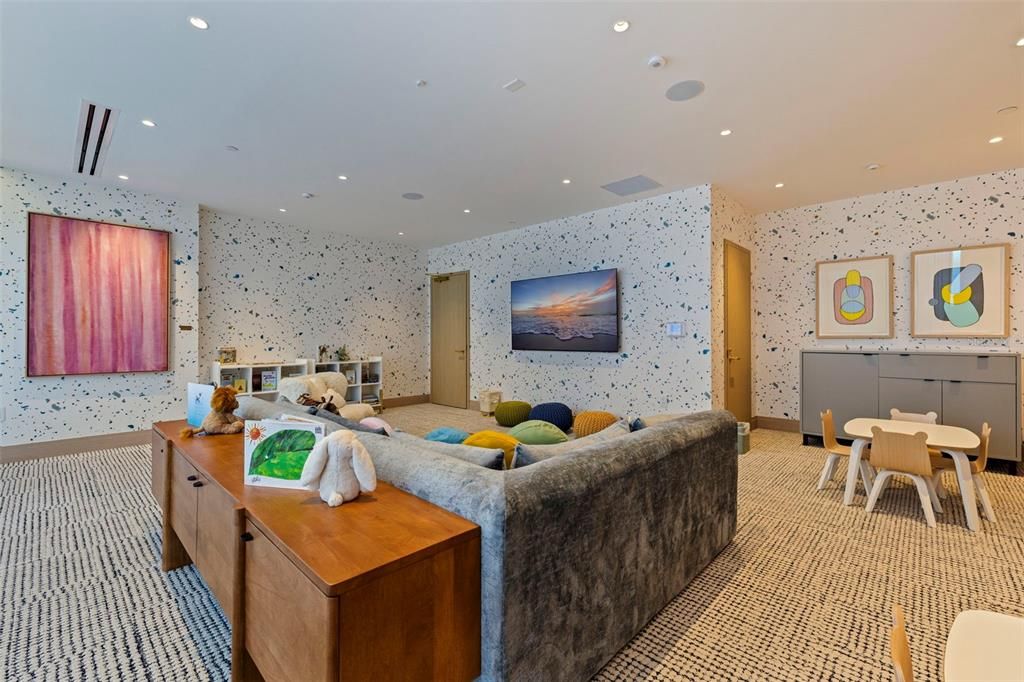 For Sale: $2,950,000 (3 beds, 3 baths, 2815 Square Feet)