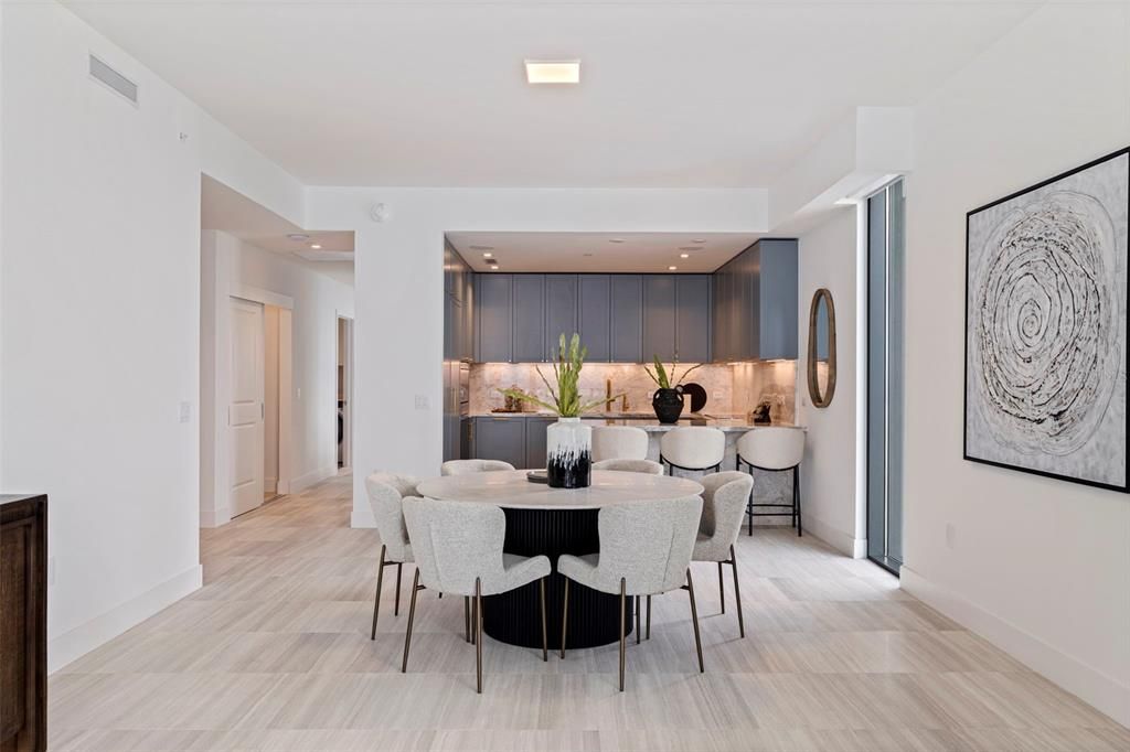 For Sale: $2,950,000 (3 beds, 3 baths, 2815 Square Feet)