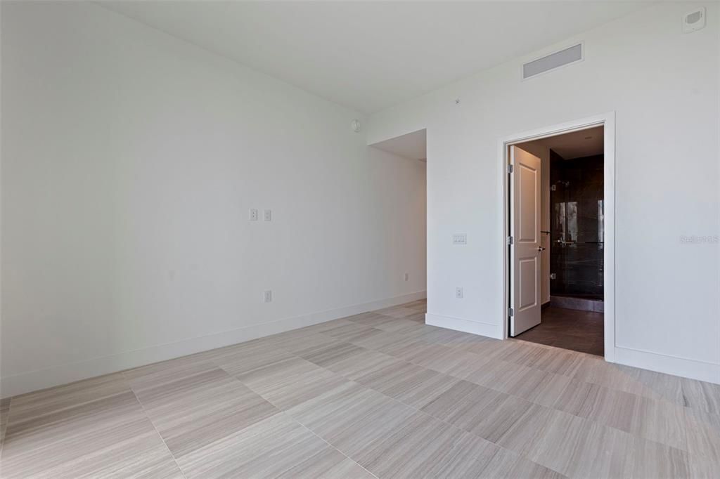 For Sale: $2,950,000 (3 beds, 3 baths, 2815 Square Feet)