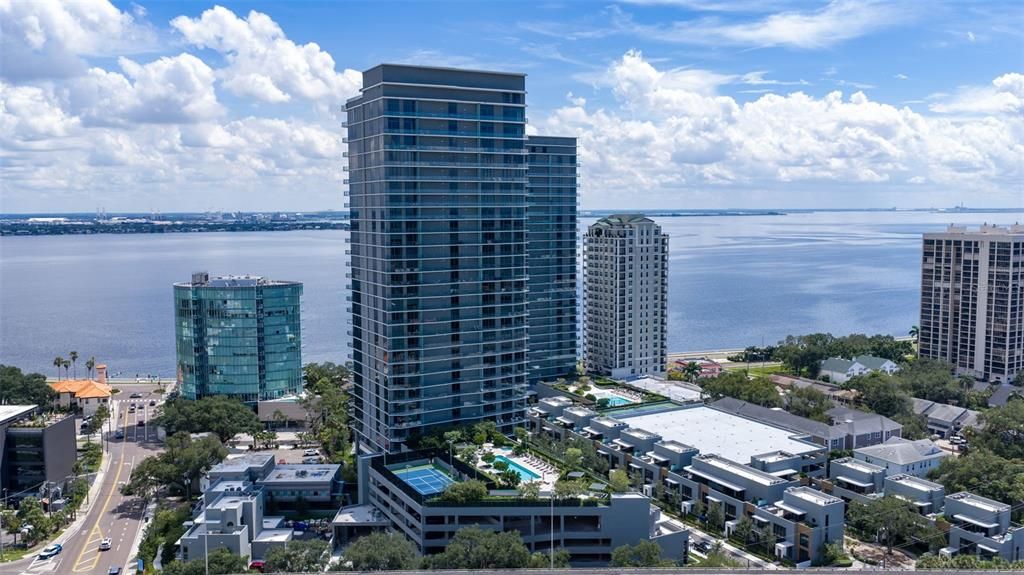 For Sale: $2,950,000 (3 beds, 3 baths, 2815 Square Feet)