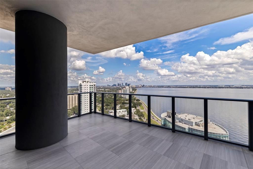 For Sale: $2,950,000 (3 beds, 3 baths, 2815 Square Feet)