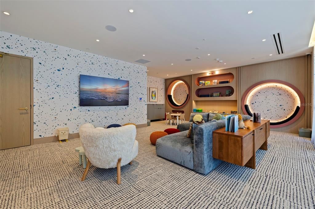 For Sale: $2,950,000 (3 beds, 3 baths, 2815 Square Feet)
