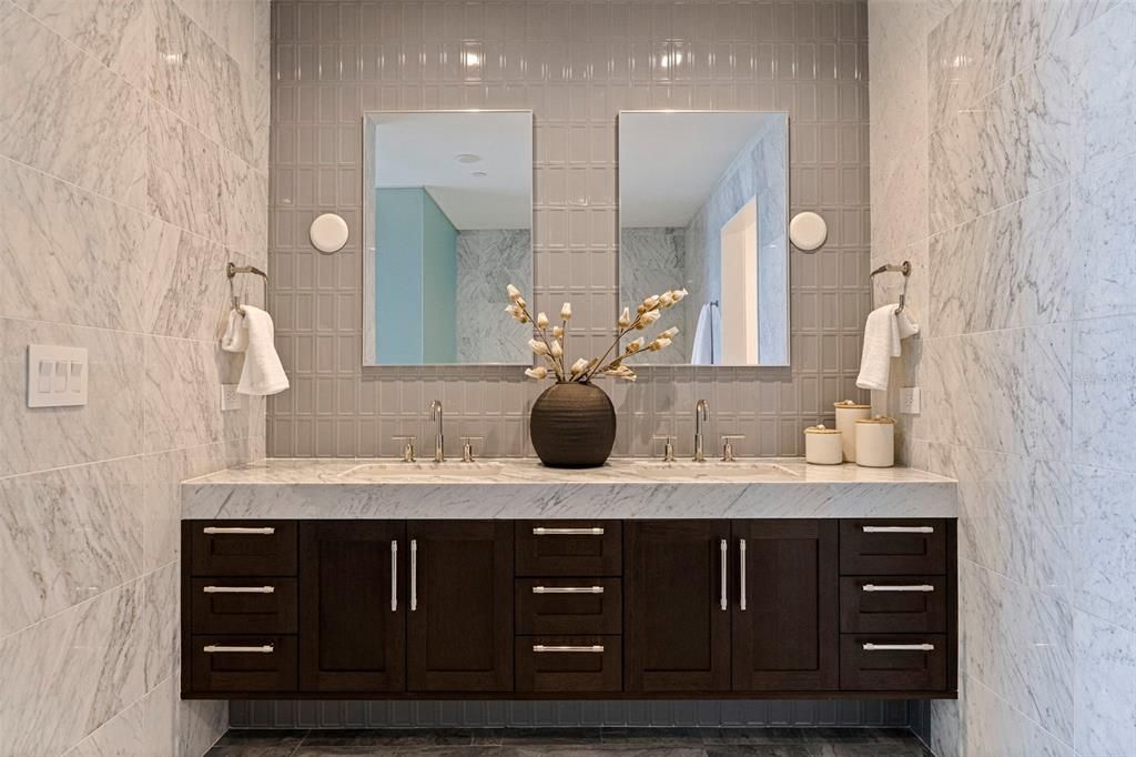 For Sale: $2,950,000 (3 beds, 3 baths, 2815 Square Feet)