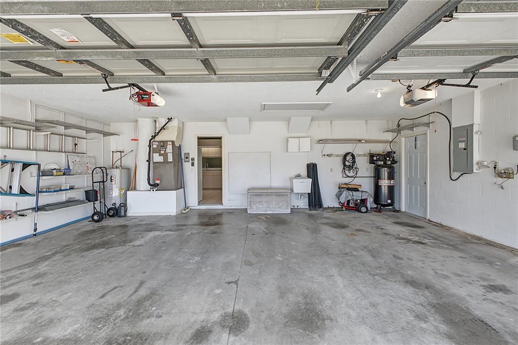 For Sale: $370,000 (3 beds, 2 baths, 1598 Square Feet)