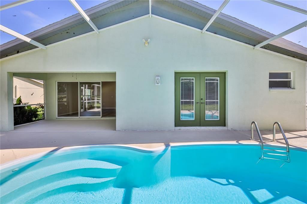 For Sale: $370,000 (3 beds, 2 baths, 1598 Square Feet)